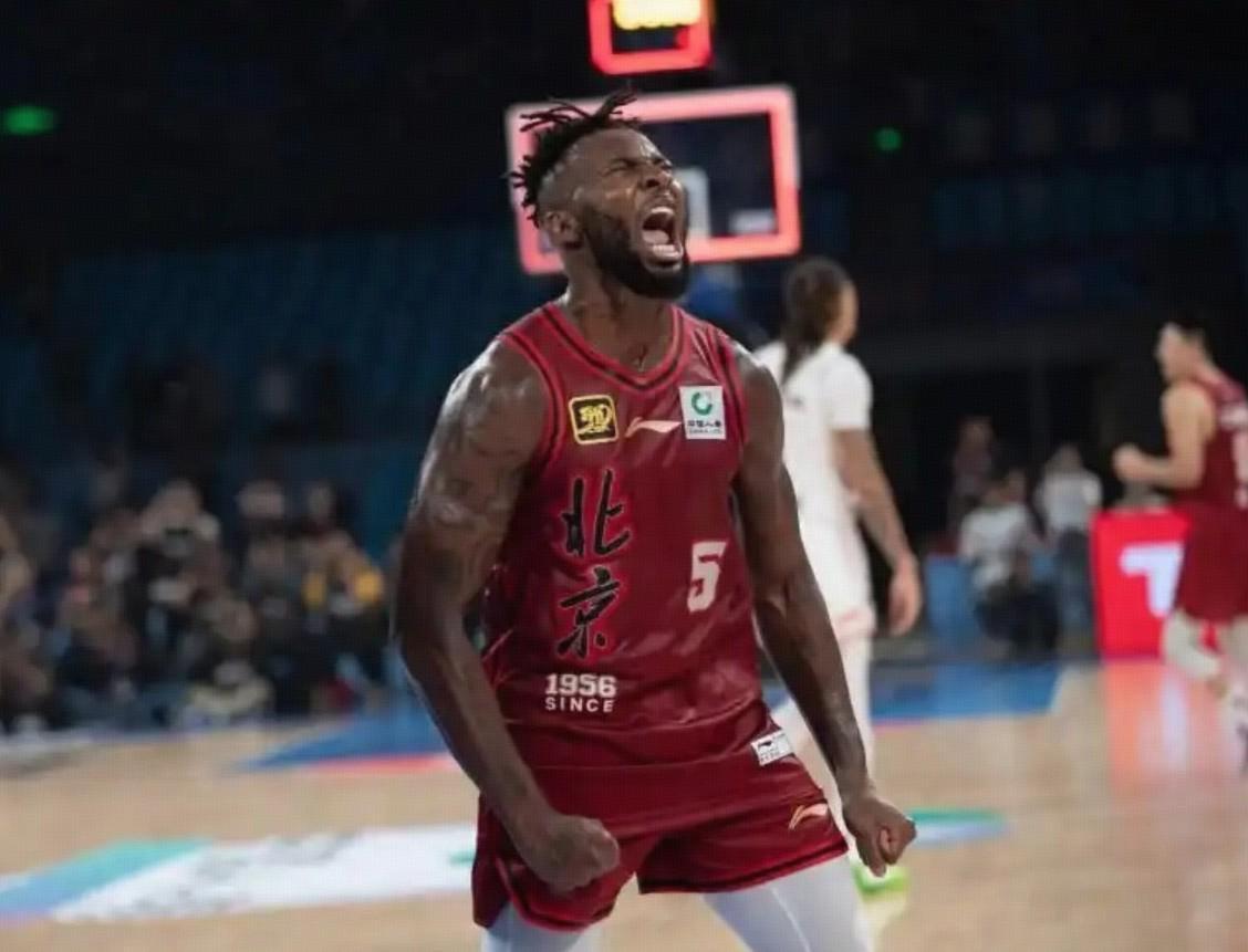 北青：北京男篮已经与杰曼续约，确定将签下斯佩尔曼