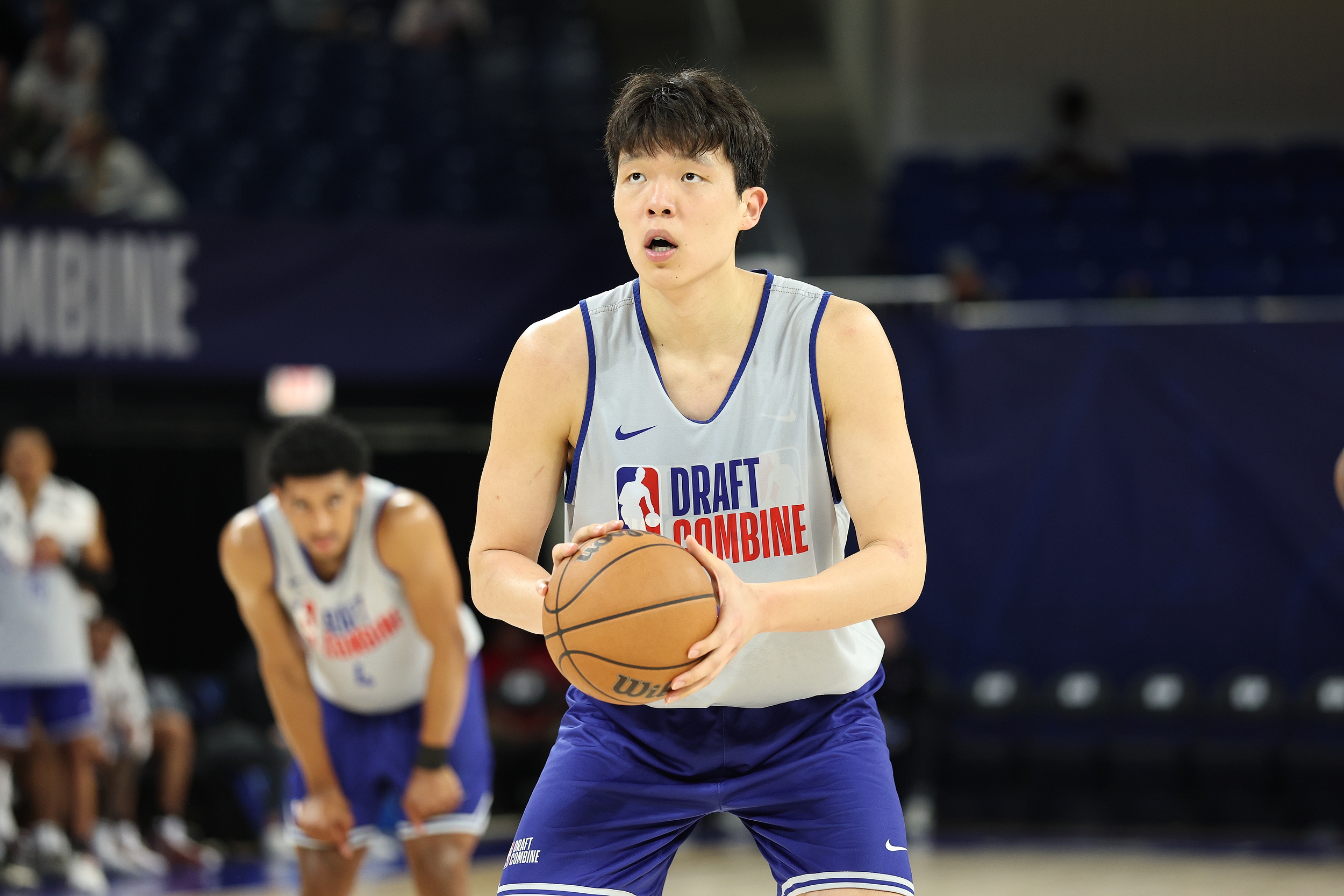 🏀媒体人：杨瀚森联合试训后目前行情在二轮初，有机会冲击首轮但比较难