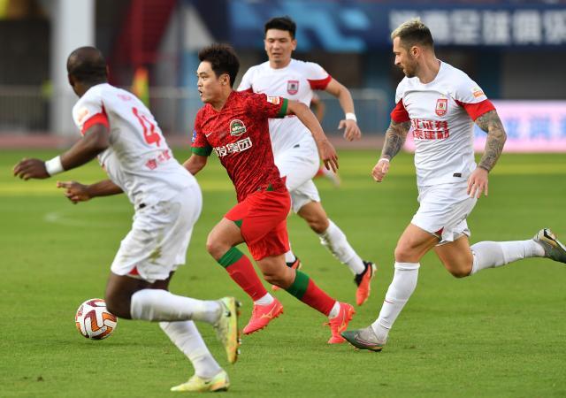 半岛体育APP-【中超】黄紫昌破门田玉达扳平 河南1比1战平亚泰