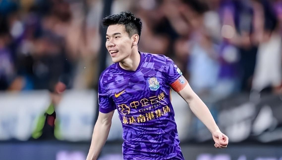 半岛体育官网-武汉三镇后防已迎来多条新大鱼助阵，本赛季携手挑大梁，值得期待