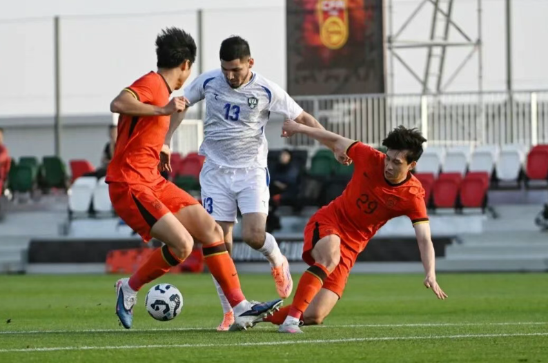 半岛体育-邵佳一霸气！3位主帅不敢重用之人，被他激活，3场为国足轰进3球