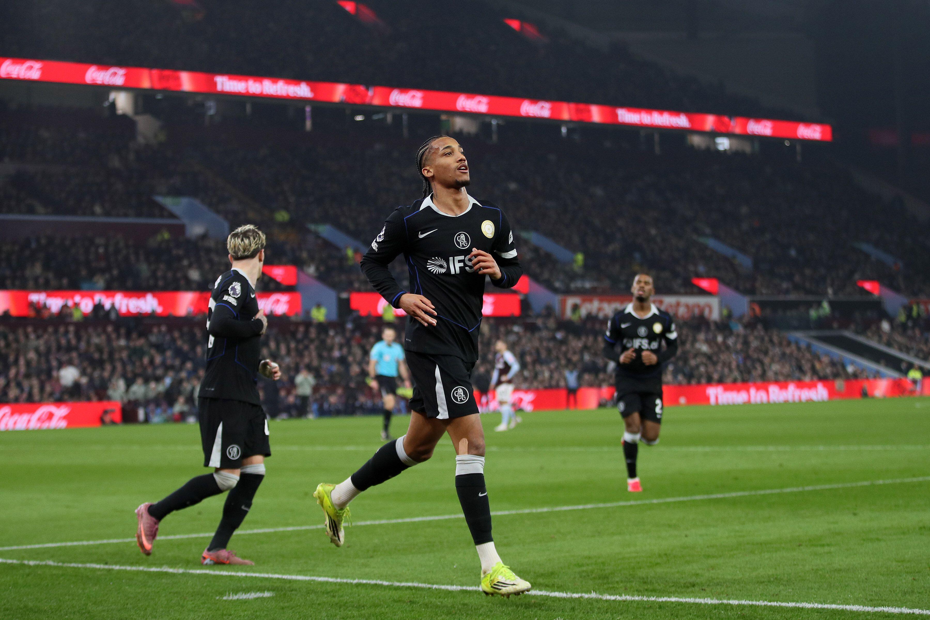 对阵维拉独中三元，若昂-佩德罗首次在英超戴帽