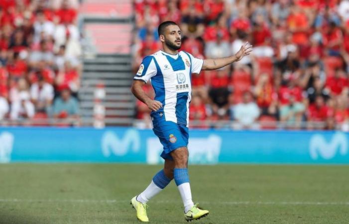 半岛体育APP-他意外成上港烫手山芋！租不出去又无法出战中超，曾是球队主力
