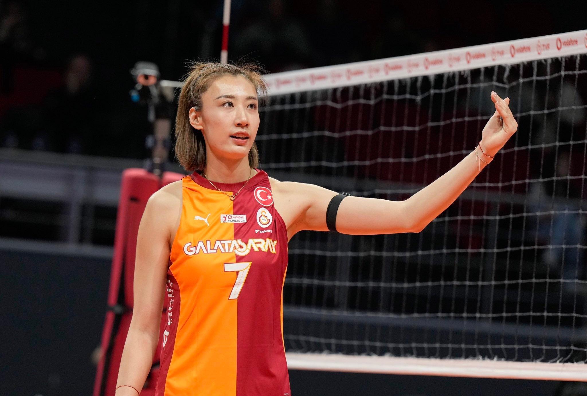 半岛体育娱乐-拦网第1！中国女排28岁1米95王牌留洋进化：接替袁心玥当副攻支柱
