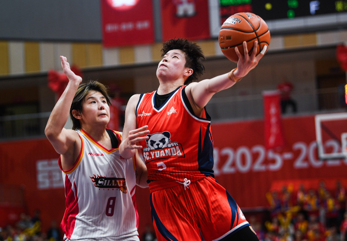 半岛体育APP-WCBA总决赛：山西女篮险胜四川追到2-2 奥贡鲍尔被驱逐布朗34分